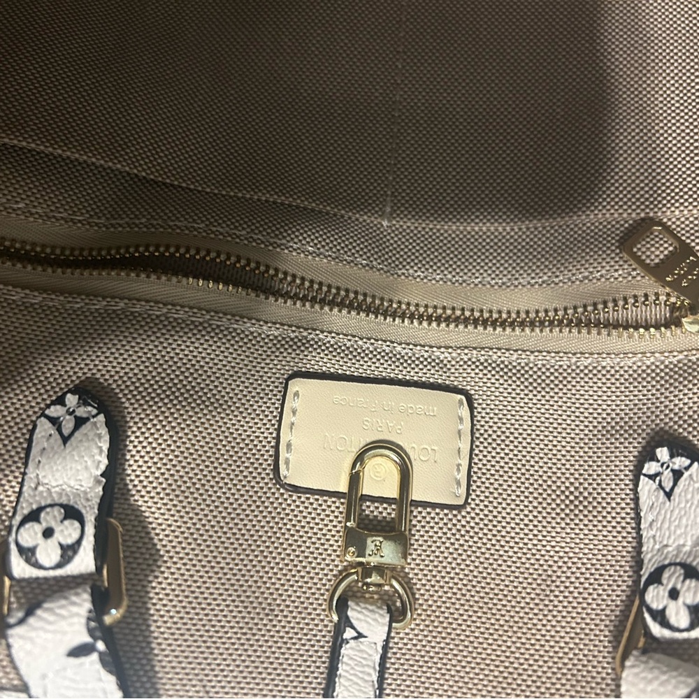 Green Tote Bag - Picture 5 of 6